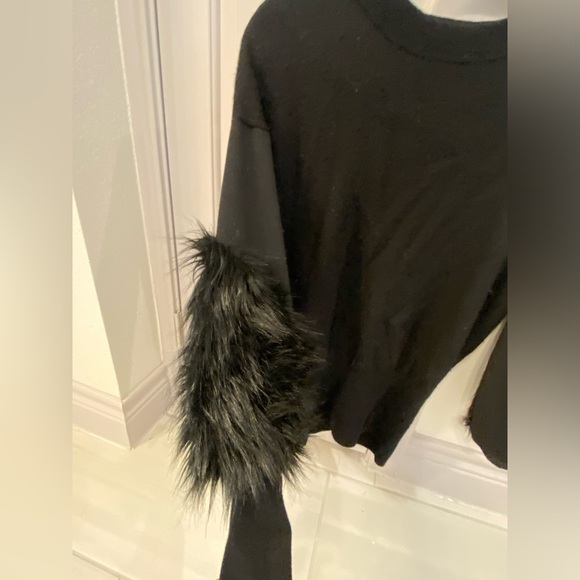 Black Sweater BCBGMAXAZRIA - Picture 3 of 3